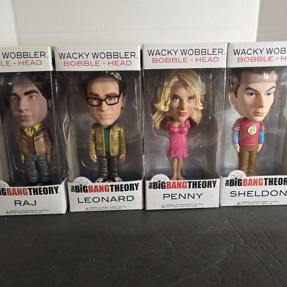 The Big Bang Theory Funko Bobblehead Wacky Wobbler Sheldon Raj Penny Leonard NIB